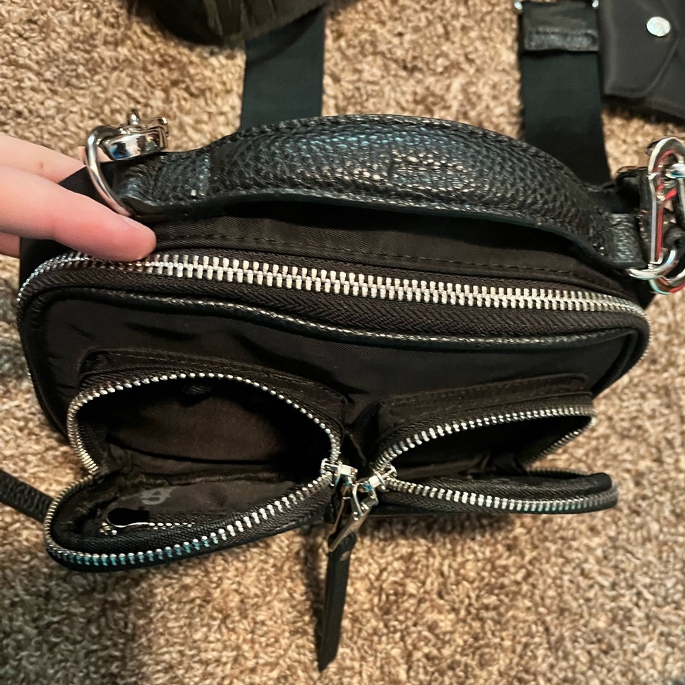 Steve Madden Black Crossbody Camera Bag with Removable Wide Strap - Picture 11 of 16